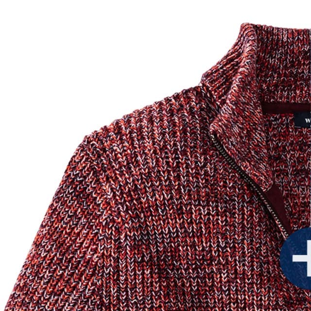 Detailaufnahme eines rot melierten Strickpullovers mit Kragen und Reißverschluss.