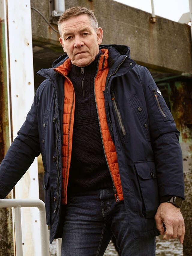 Alfred Gislason im Outfit Wetterschutz-Parka Steife Brise