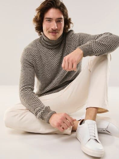 Rollkragenpullover mit Fischgratm. Sand