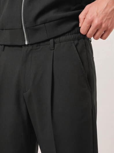 Chino mit Bundfalte Schwarz