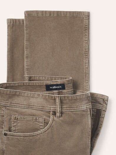 Five Pocket aus feinem Cord Haselnuss