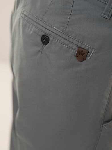 Premium Klima-Chino Graugrün