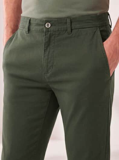 Elastische Chino aus Baumwolle Oliv