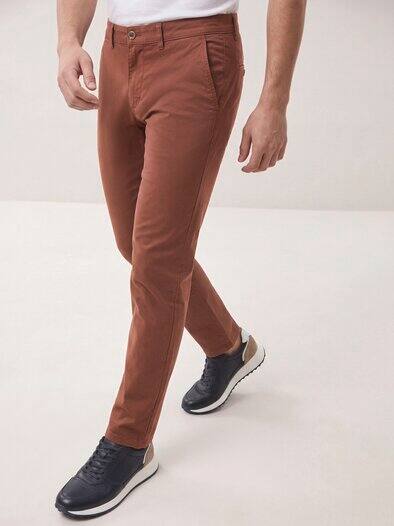 Elastische Chino aus Baumwolle Rotbraun