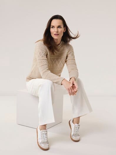 Pullover aus softem Bändchengarn Creme