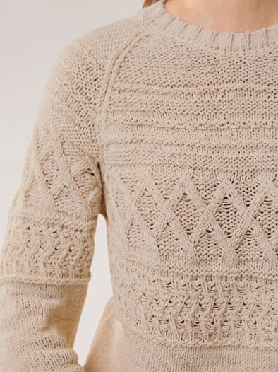 Pullover aus softem Bändchengarn Creme