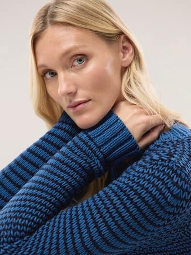 Pullover mit dezentem Streifen Nachtblau