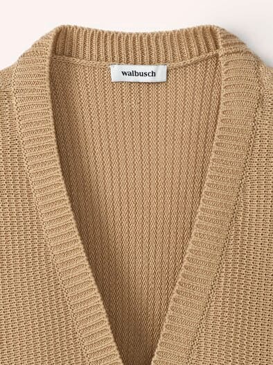 Strickweste Strukturmuster Sand