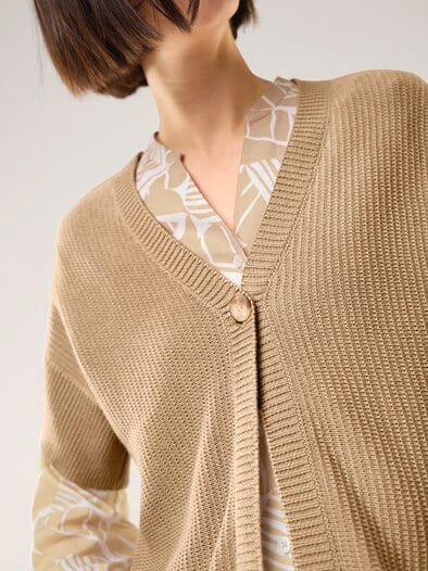 Strickweste Strukturmuster Sand