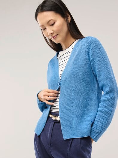 Strickjacke in Patentstrick Jeansblau