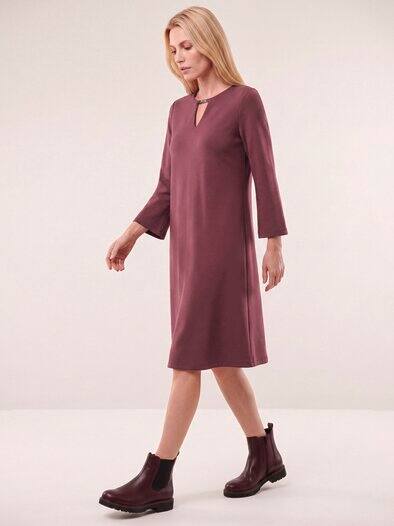 Kleid A-Linie mit Ausschnittdetail Merlot