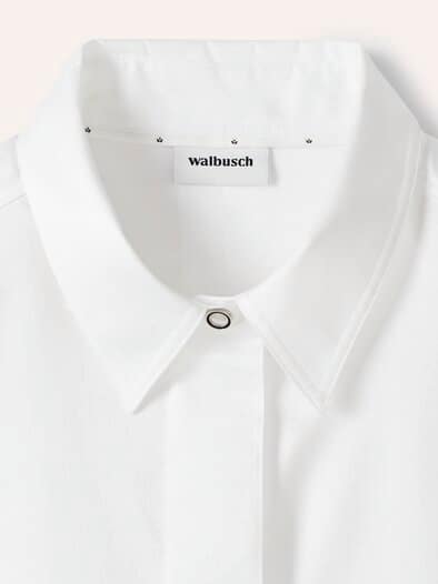 Baumwollbluse mit langer Manschette Weiß