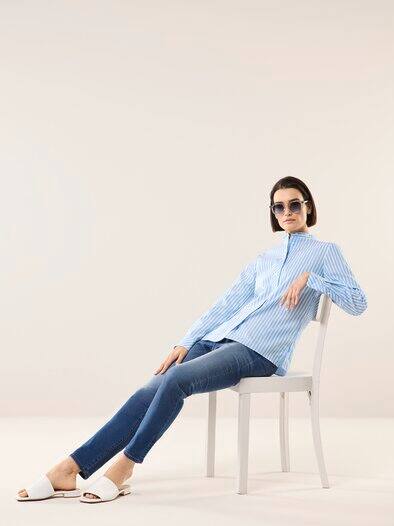 Extraglatt Stehkragen Bluse Meerblau gestreift