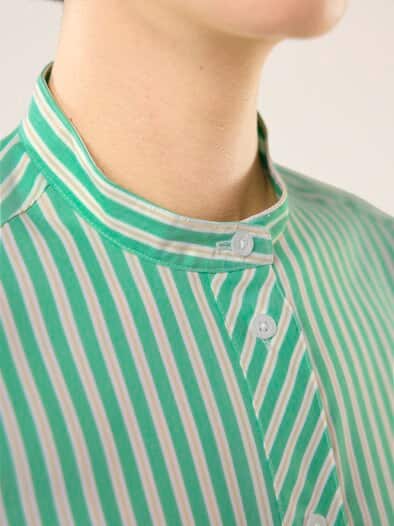 Extraglatt Stehkragen Bluse Kleegrün gestreift