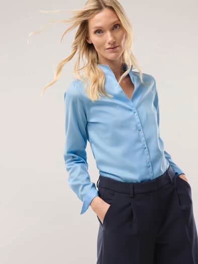 Extraglatt-Bluse Kelchkragen Skyblue