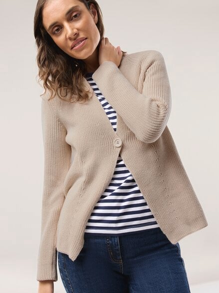 Strickjacke in Patentstrick Creme