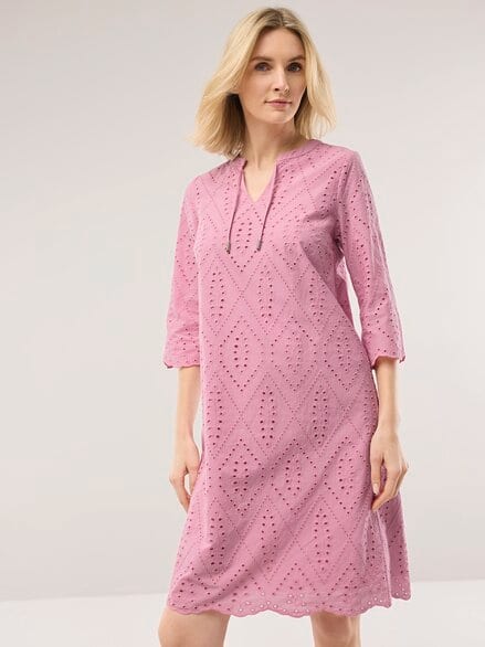 Kleid Lochstickerei Nelke