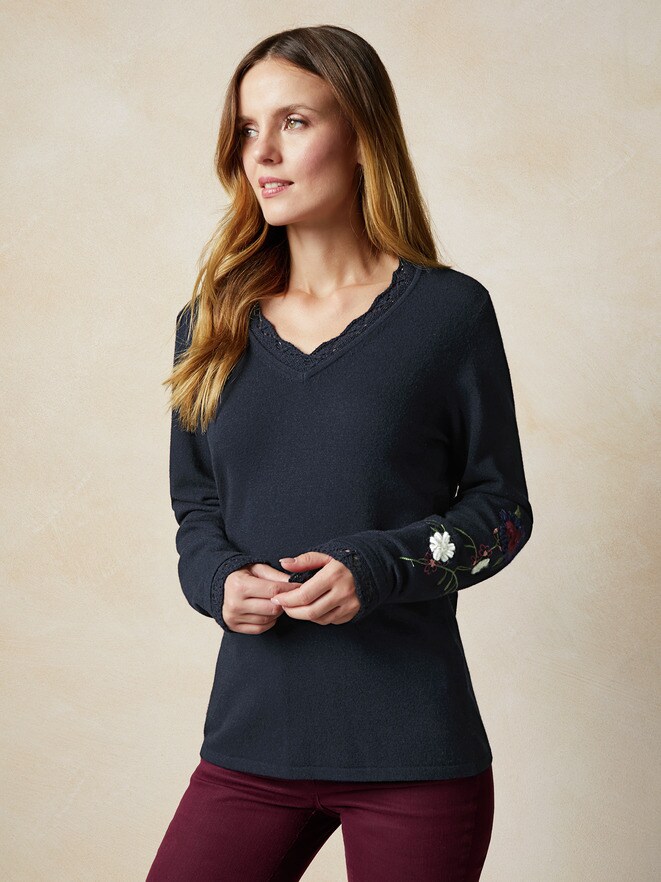 V-Neck Pullover Blütenstickerei V-Neck Pullover Blütenstickerei