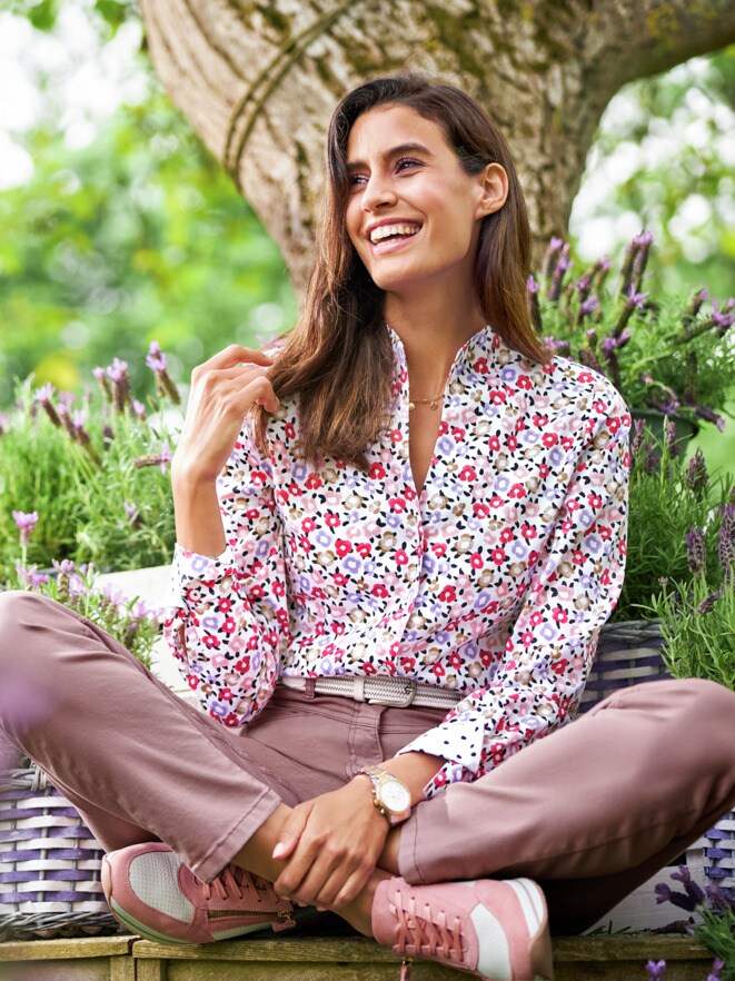 Extraglatt-Bluse Kelchkragen Extraglatt-Bluse Kelchkragen