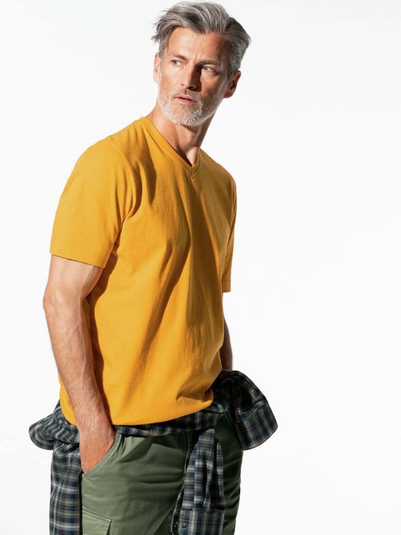 T-Shirt V-Ausschnitt Safran