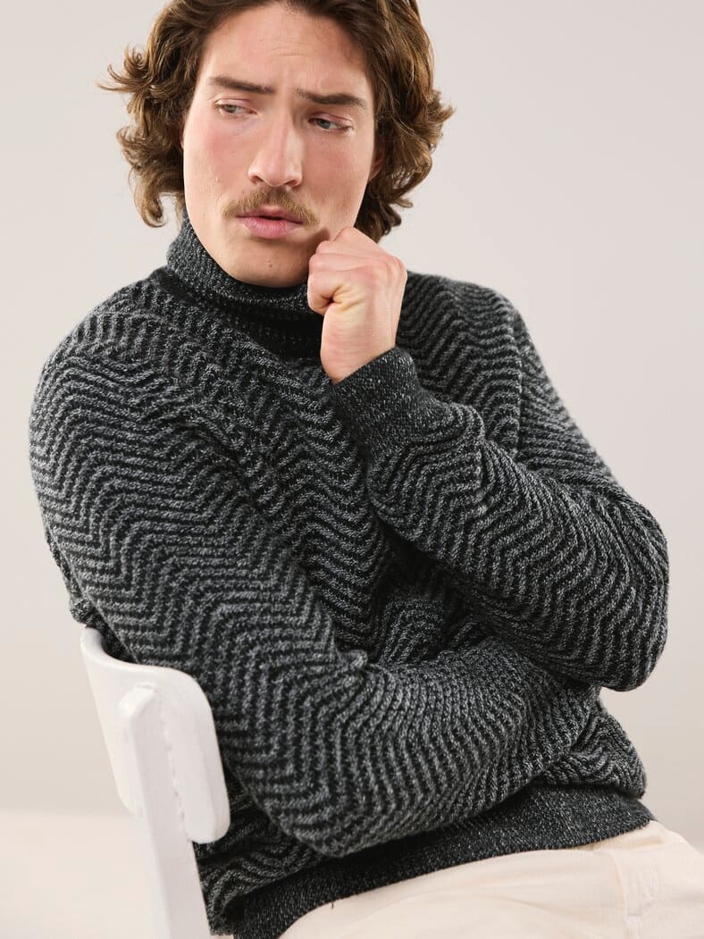 Rollkragenpullover mit Fischgratm. Anthrazit