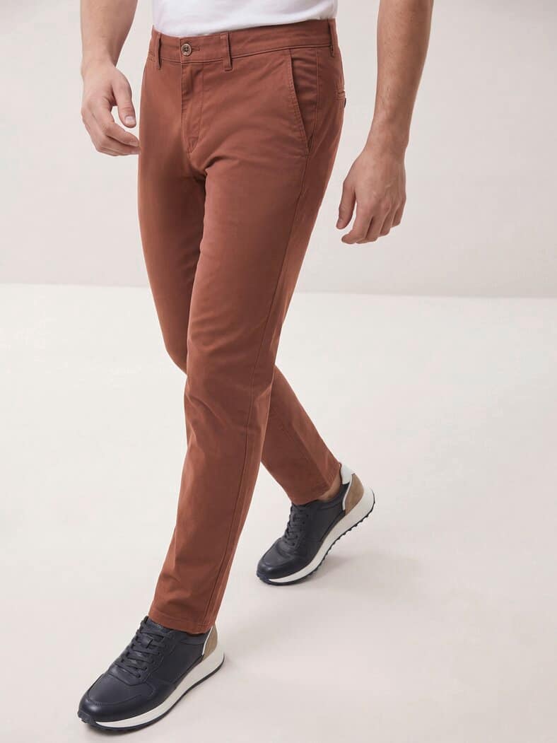 Elastische Chino aus Baumwolle Rotbraun