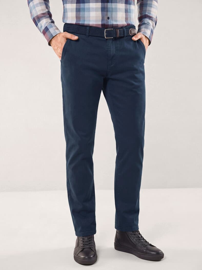 Chino inklusive Gürtel Marine