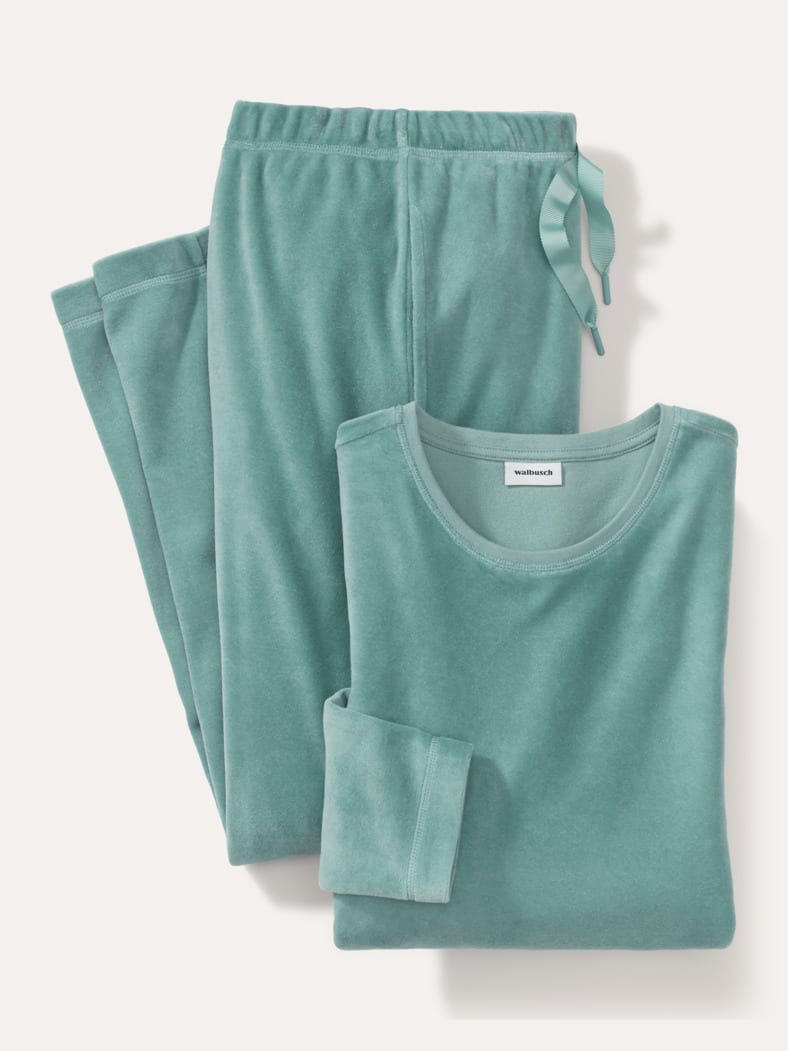 Nicki Kuschel Anzug Gletschergrün