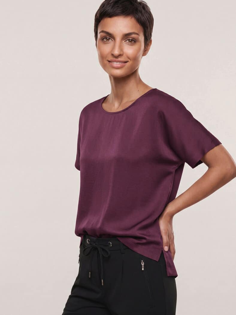 Blusenshirt aus Satin Cassis