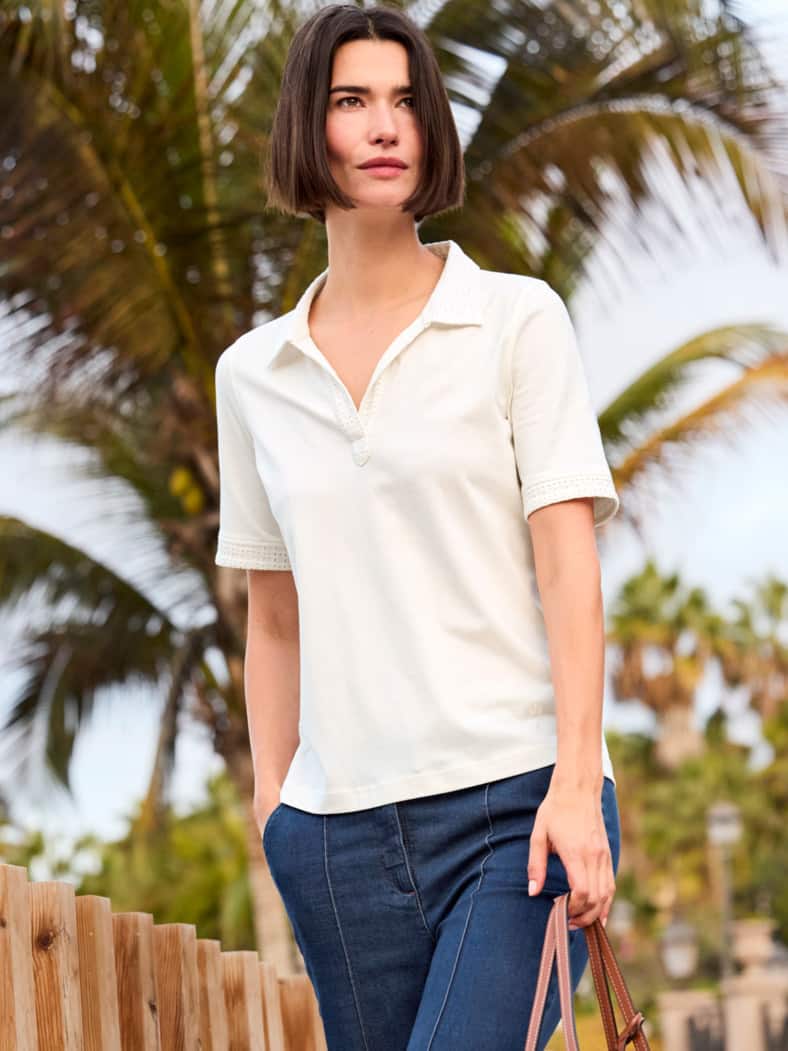 Outfit Poloshirt Lochstickerei 