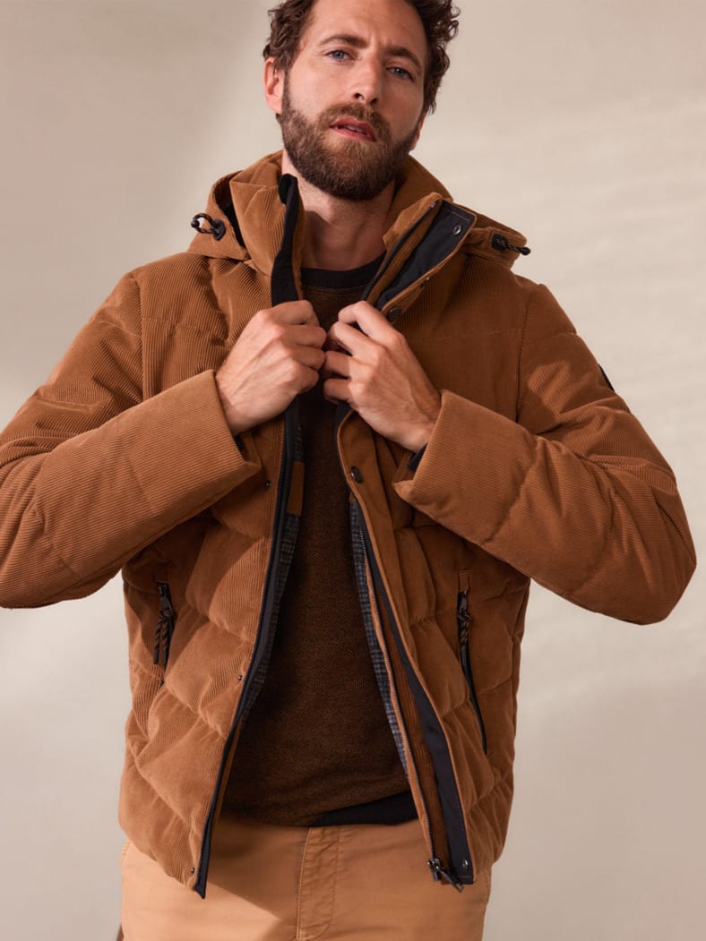 Outfit Struktur Pullover Bicolor