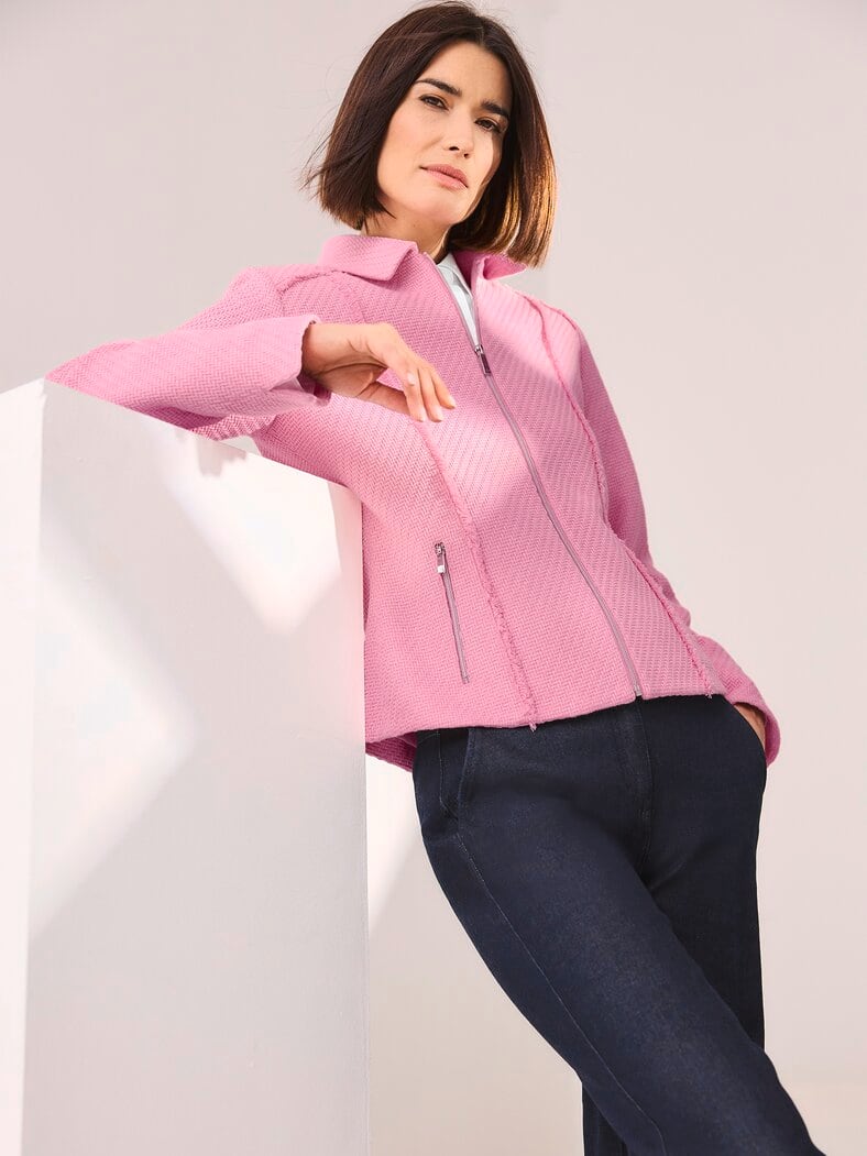 Outfit Boucleblazer mit Fransenkante